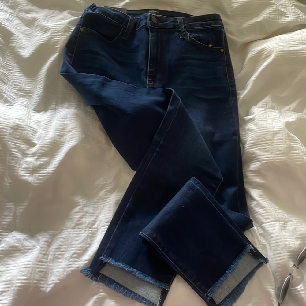 Just Black Cropped Fray Stem Hem Denim